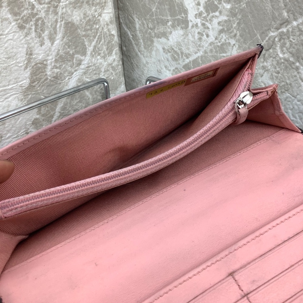 Chanel WOC - Picture 10 of 11